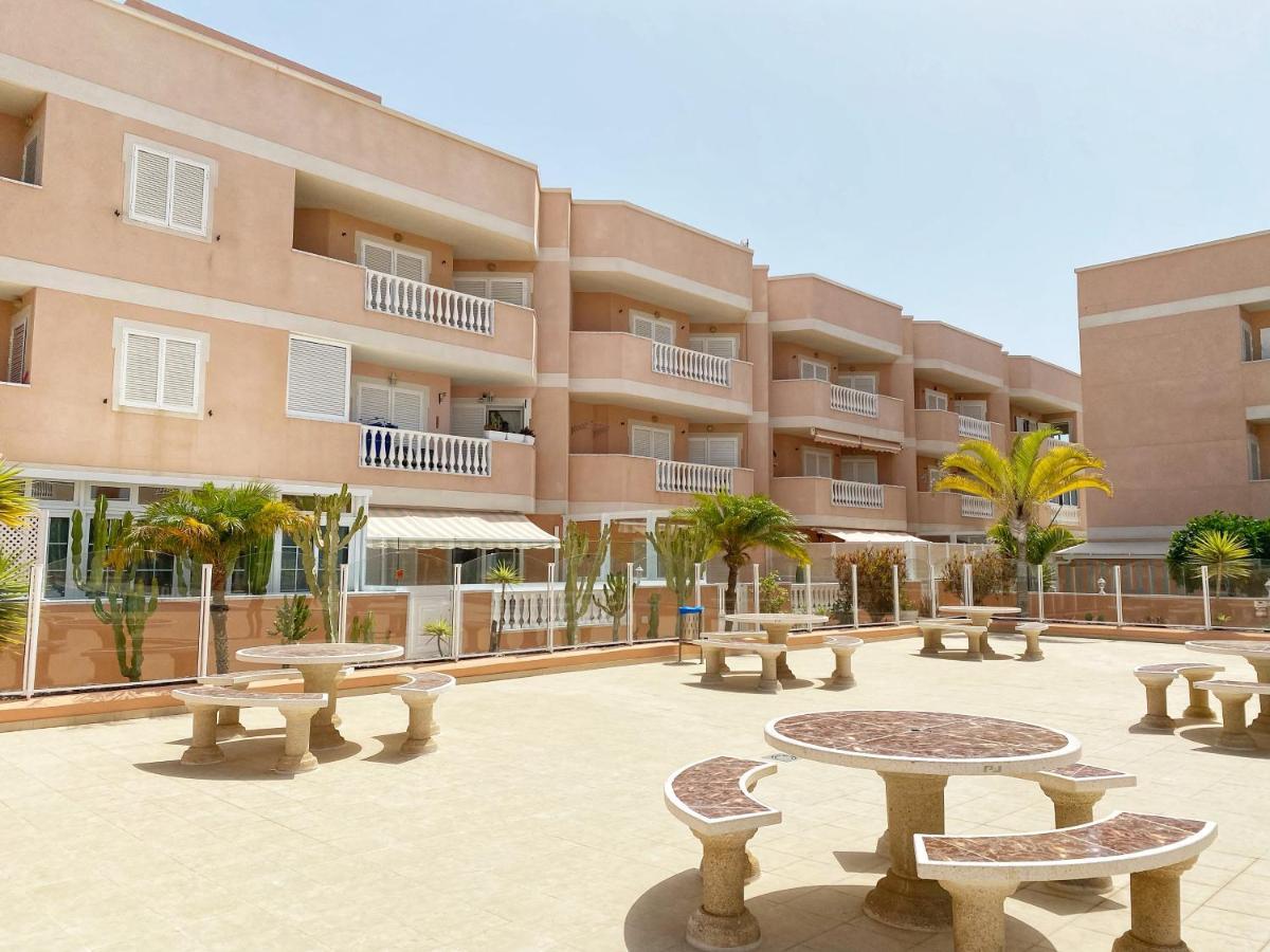 Hugo'S Holiday Apartment In Costa Del Silencio アロナ エクステリア 写真