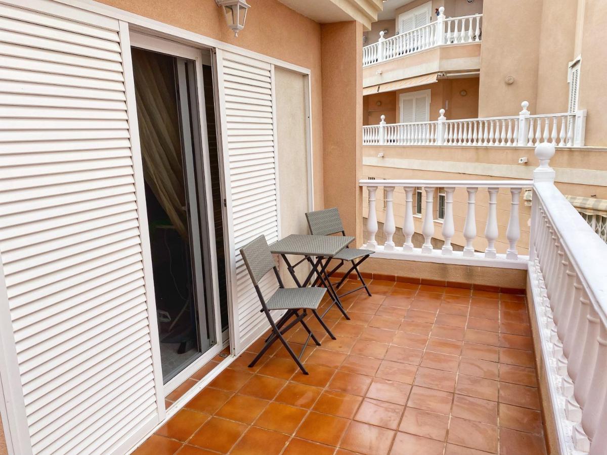 Hugo'S Holiday Apartment In Costa Del Silencio アロナ エクステリア 写真
