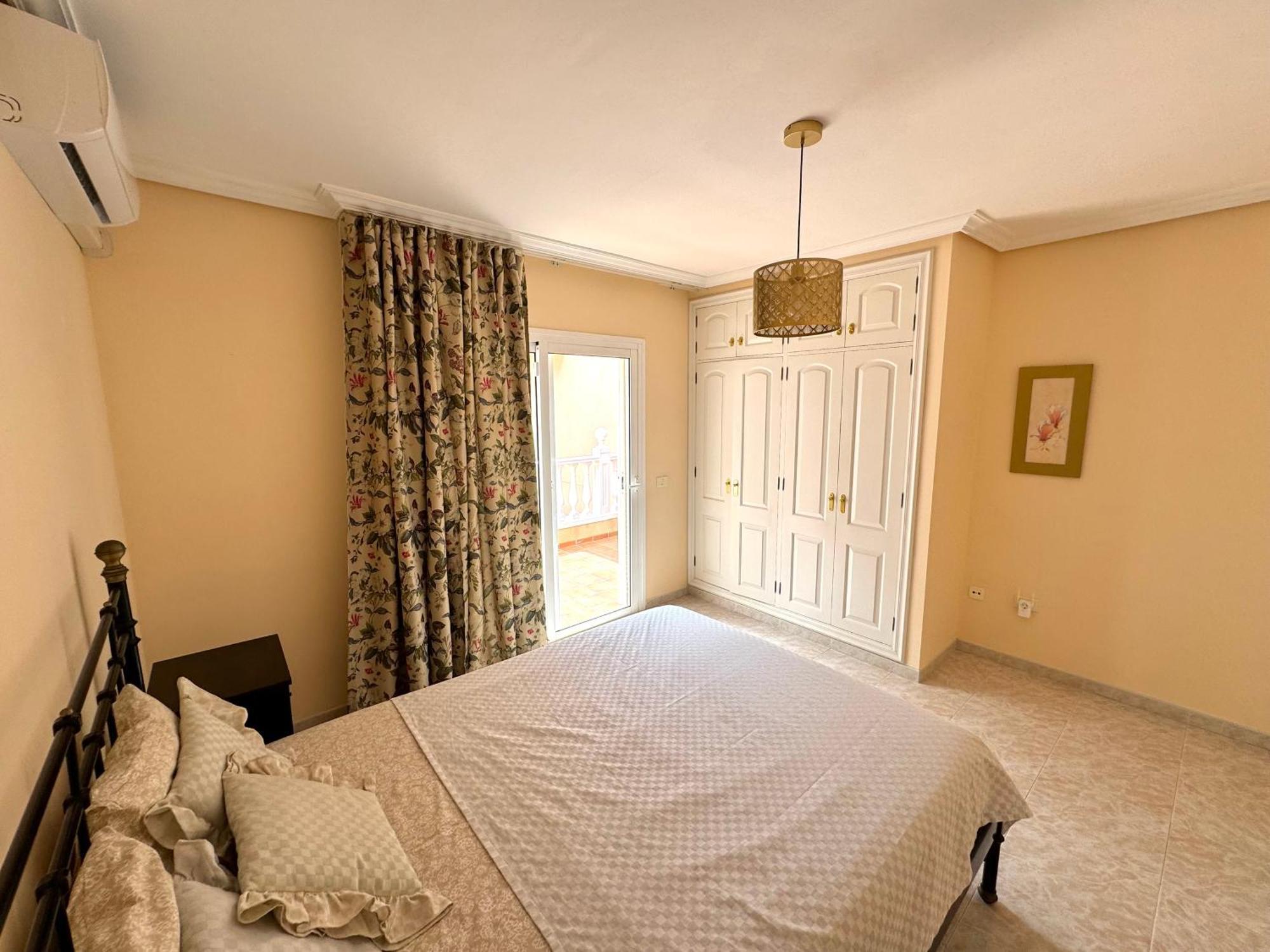 Hugo'S Holiday Apartment In Costa Del Silencio アロナ エクステリア 写真