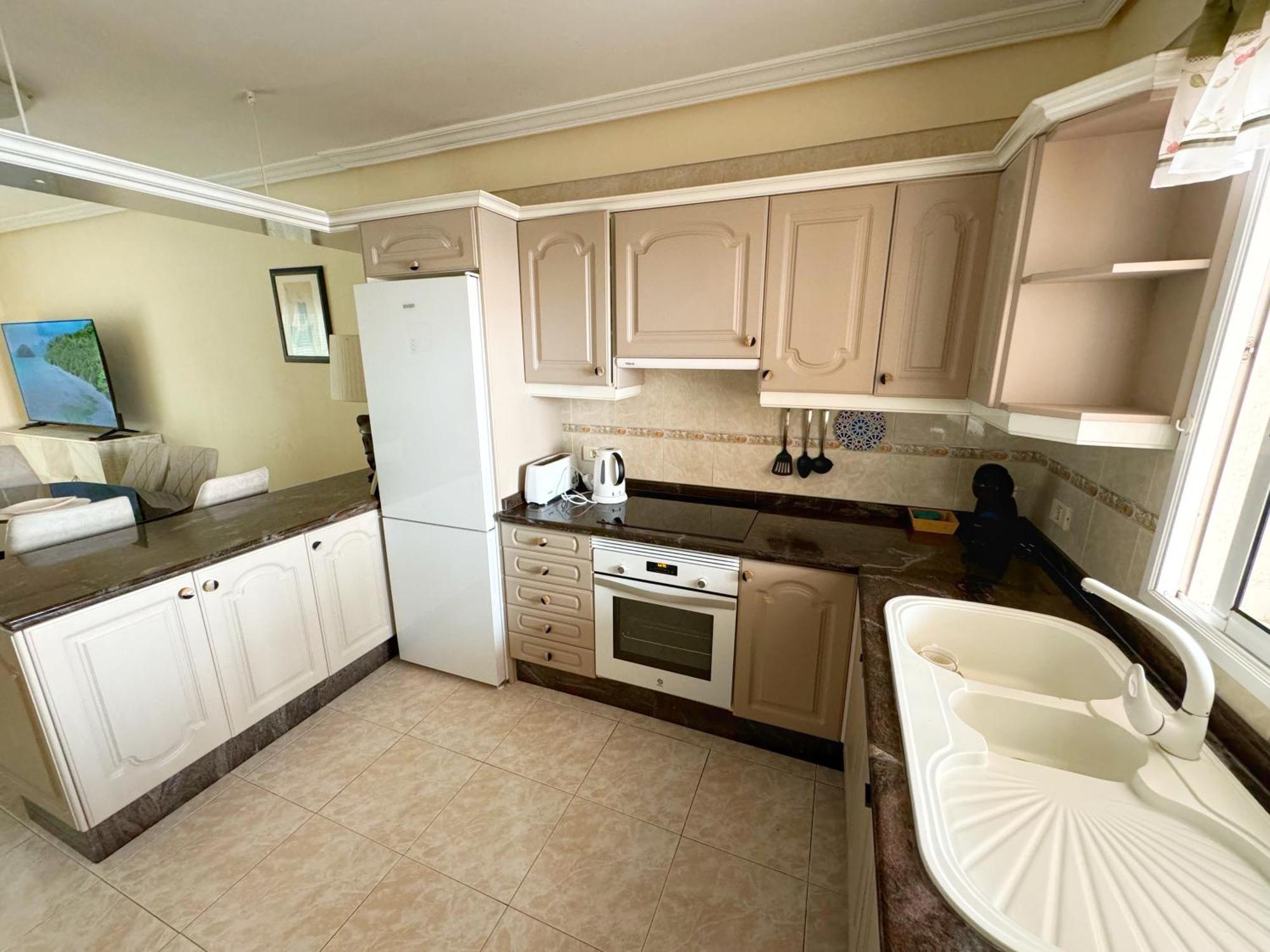 Hugo'S Holiday Apartment In Costa Del Silencio アロナ エクステリア 写真