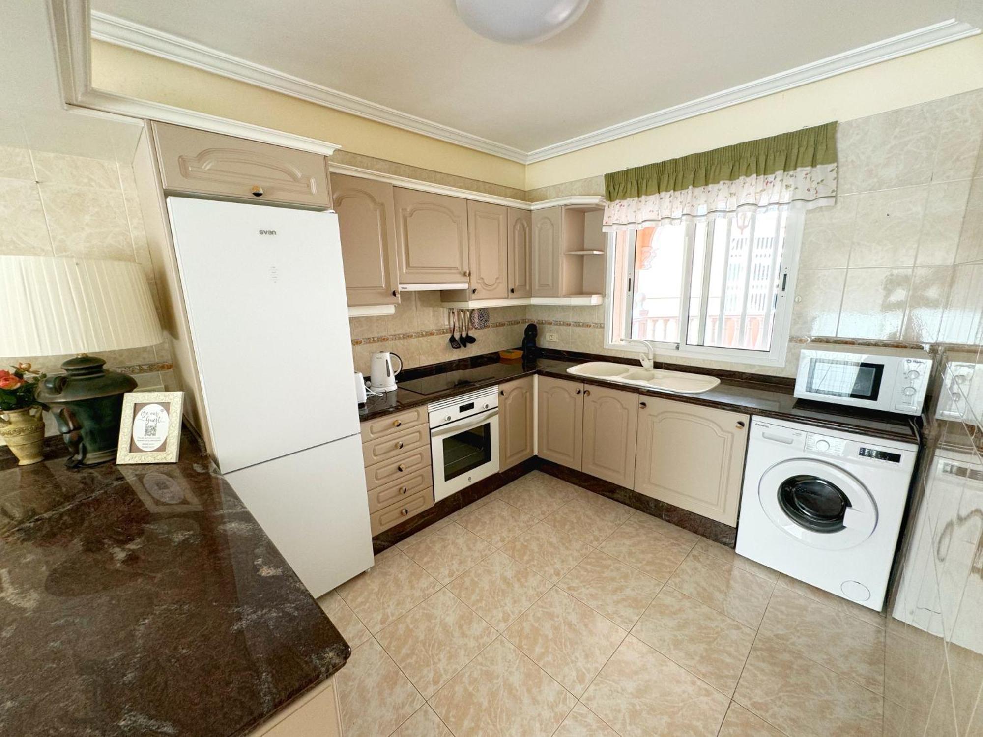 Hugo'S Holiday Apartment In Costa Del Silencio アロナ エクステリア 写真
